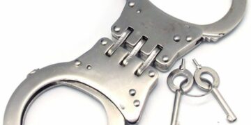 Police attacked in EdenPark while on duty