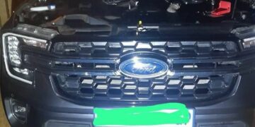 Metro police recovers stolen vehicle as driver flees on foot