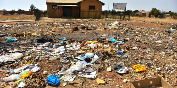 Tshwane urges police to arrest illegal garbage collectors in Soshanguve