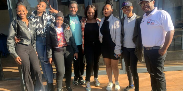 Nurturing Young Journalists: Med8Media Empowers Student Interns in News Literacy Workshop
