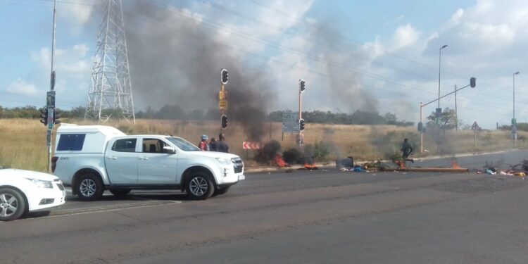 Freedom Day Frustration: Little Manhattan Students Protest Two-Day Power Outage