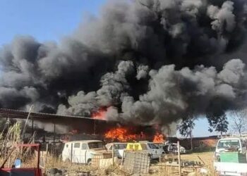Scrapyard Fire Destroys Cars in Booysens