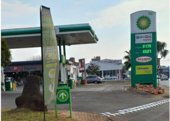 PHOTO CAPTION: Workers fear job losses as Electric Vehicles threatens to change the fuel industry. Photo credit: Boipelo Modise
